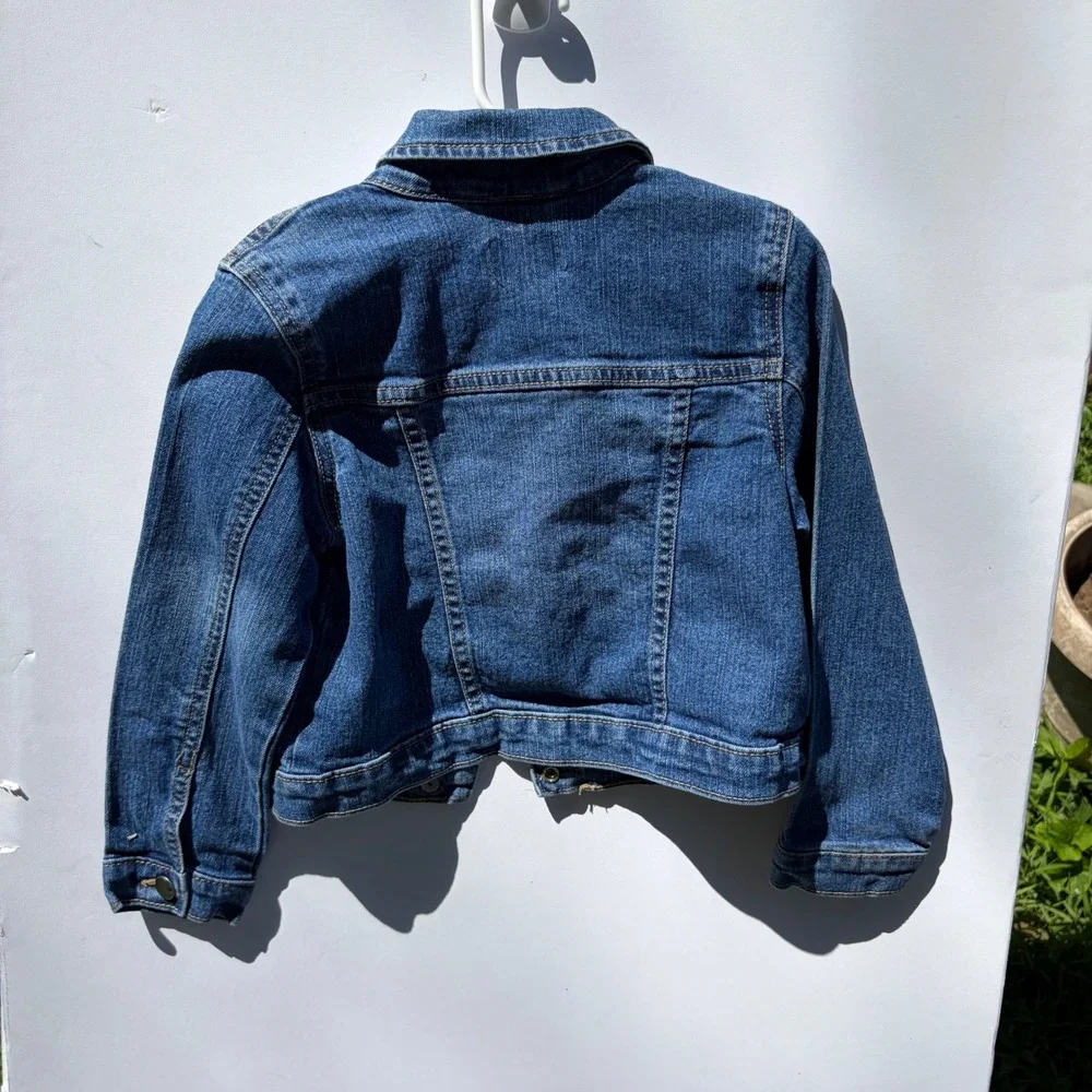 The Childrens Place Girls Denim Jacket‎ Medium Wash Heart Button Trucker 5T